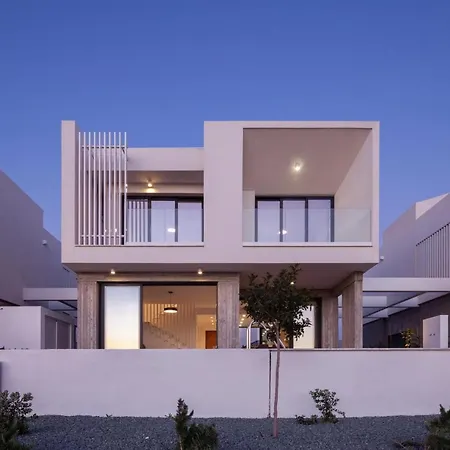 Avalon 1 20 Villa Emba
