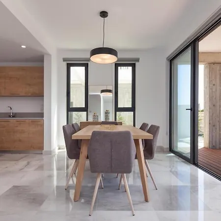 Villa Avalon 1 20 *